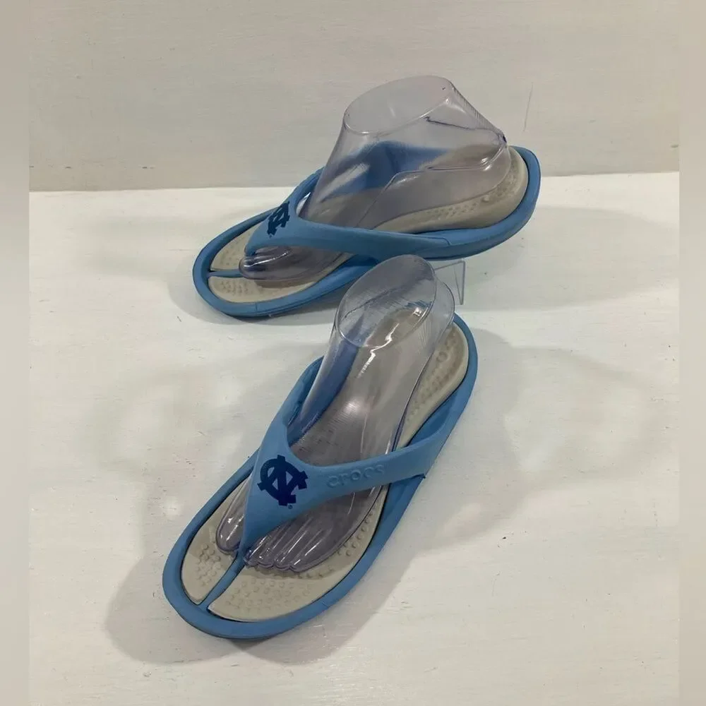 UNC Crocs Thong Sandals Unisex M6 W8 Blue Gray Flip Flop Like New